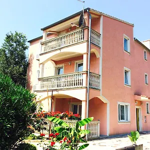 Tanja & Tina Apartment Fažana